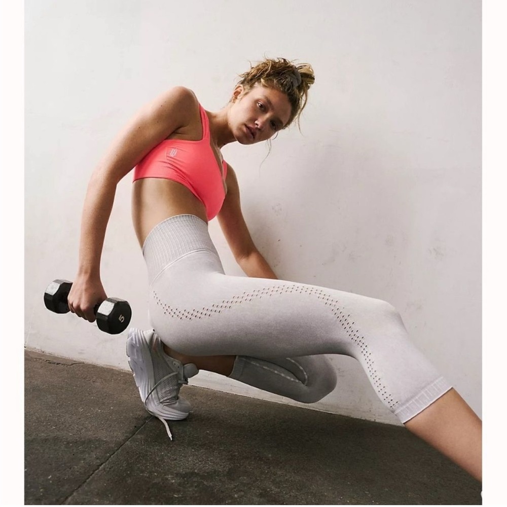 FREE PEOPLE | NWOT High Rise Good Karma Crop Legging in Ice Grey